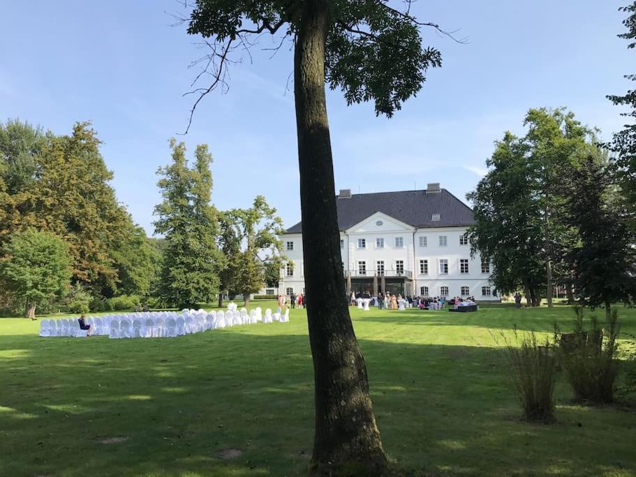 Stilvolles Reetdachhaus Coastline An Der Ostsee Groß Schwansee Exteriör bild